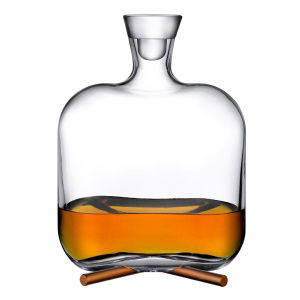 8693357406261_Camp_Whisky_Bottle.alt1_-1.jpg-1
