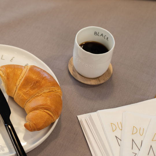 Raeder - Πορσελάνινη Κούπα Με Ξύλινη Βάση 