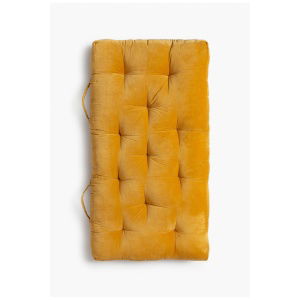 cojin-de-suelo-velur-mostaza-1