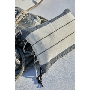 beach-cushion-tiana-black-3