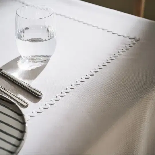 Τραπεζομάντηλο Cruella Pure White 150x310cm