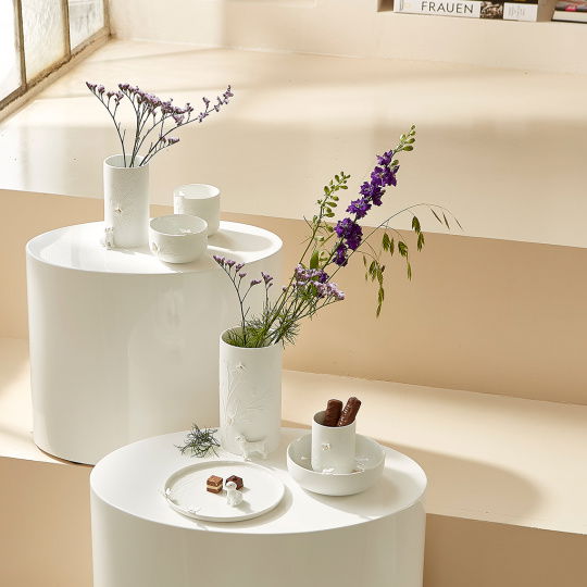 Raeder - Porcelain Stories. Πορσελάνινο Βάζο Sitting Dog